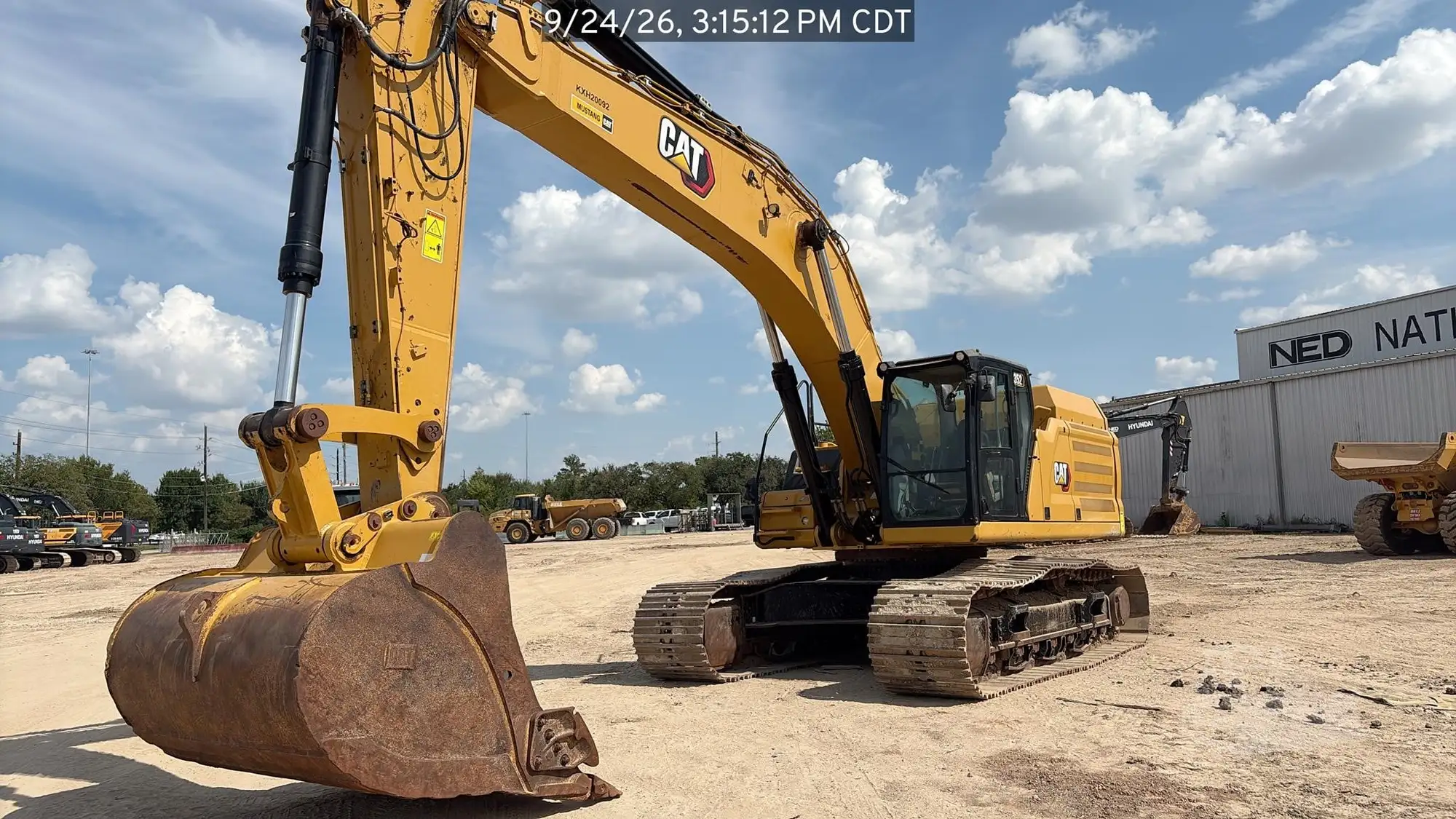 Used 2024 CATERPILLAR 352 Crawler Excavators Texas US | National Equipment Dealers #1545830