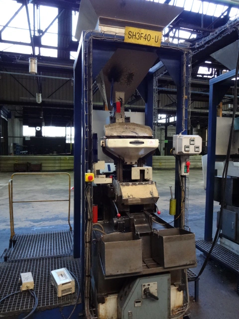 Used SHIMAZU 3-F Nut Tappers | HARITON MACHINERY COMPANY #467146