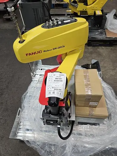 Used 2022 FANUC SR-20IA Robots Ohio US | Six Axis Solutions #397811
