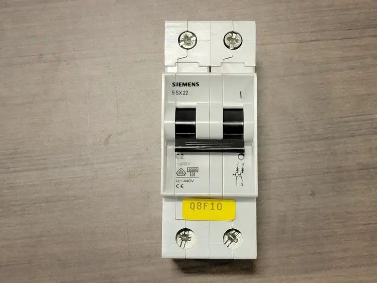 Used SIEMENS 5SX22-C2 Switchgears British Columbia CA | Lenmark #242689