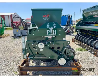 Used PH OUTDOORS _UNKNOWN_ Food Plot Seeders Iowa US | Keast Enterprises #1360437