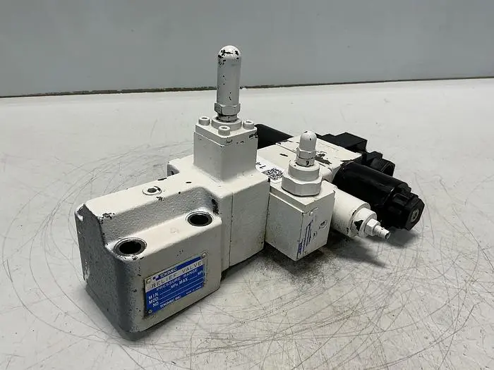 USED TOKIMEC DG4VS-3-0C-M-P7-H-7-P12-52