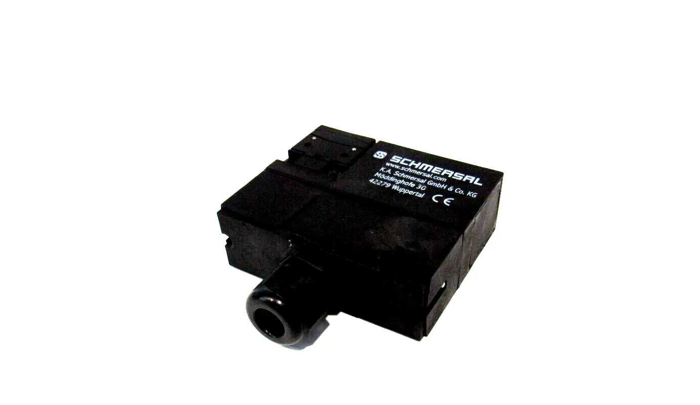 NEW SCHMERSAL AZM 170SK-02ZRKA SAFETY INTERLOCK AZM170SK02ZRKA
