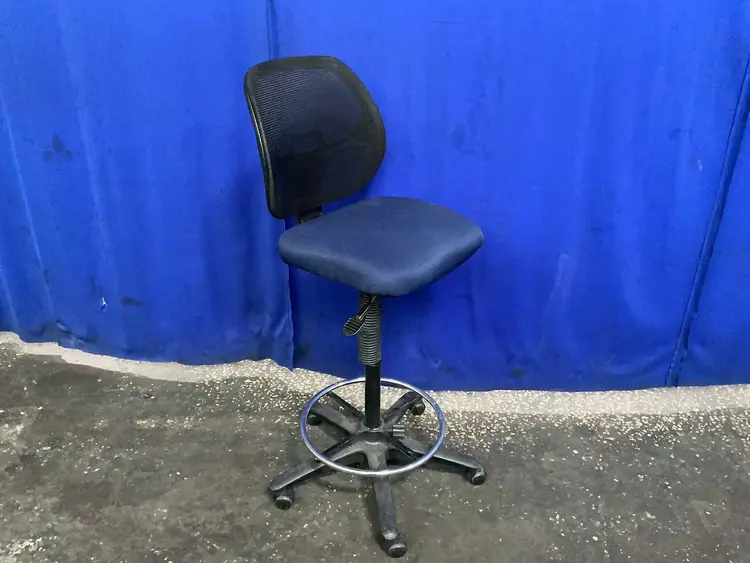 Used GLOBAL INDUSTRIAL _UNKNOWN_ Office Equipment Ohio US | HGR 24 #1485377