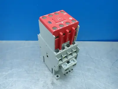 New | in-Stock ALLENBRADLEY 700SCF620EJC Relays & Switches | HGR 24 #739821