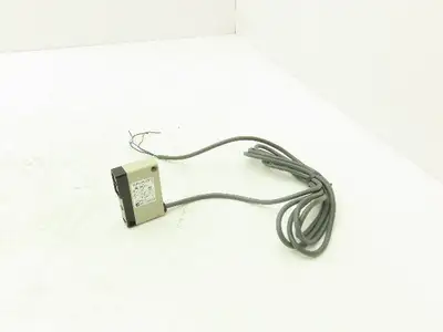 Telemecanique XUH-H02313 Photoelectric Sensor 12/24VDC