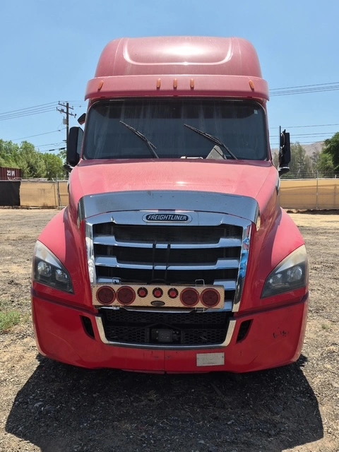 Used 2019 FREIGHTLINER CASCADIA Miscellaneous Trucks/Trailers California US | Revelation Machinery #1277595