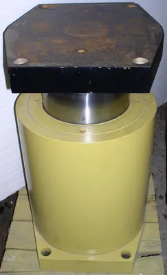 565 Ton Atlas / Parker Hydraulic Cylinders; 5" str.; 12" bore, 9" rod, 10,000 psi; 33 in stock