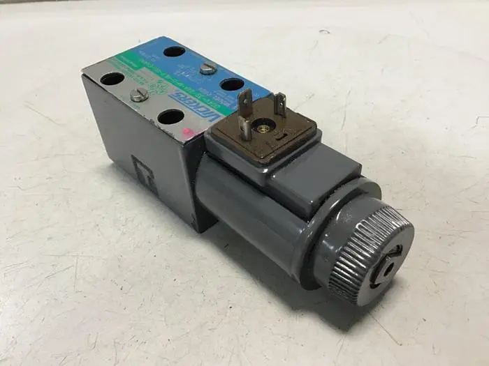 Used VICKERS DG4V3S22AMUHL760EN490 Valves/Fittings Michigan US | Ideal Machinery #591086