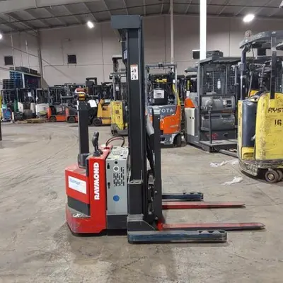 USED 2023 RAYMOND RSS40