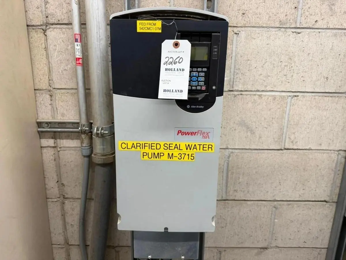 50 HP ALLEN BRADLEY POWERFLEX 755 DRIVE CAT. 20G11NE052AA0NNNNN 600V