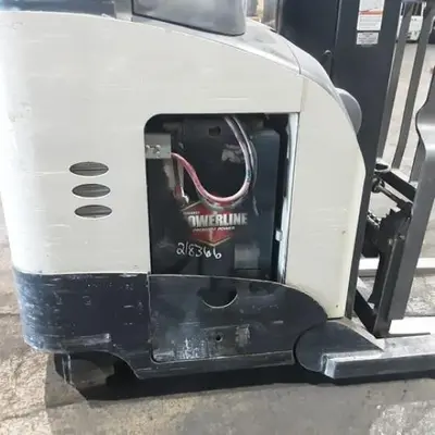 USED 2016 CROWN RR5725-45