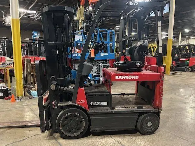 Used 2017 RAYMOND 4750C40 4-Wheel Sit down Electric Counterbalance Forklifts Illinois US | Somerset Equipment Sales #1546144