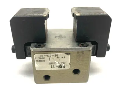 Used Destaco Double Wedge Parallel Grippers High Impact Robot Parts Michigan US | Maverick Industrial Sales #1398300