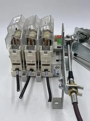 Used FERRAZ SHAWMUT FERRAZ SHAWMUT FUSERBLOC J 30A SIDE 3P FBJ30SO Misc Electrical & Power Parts | ND Industrial Surplus #1214219