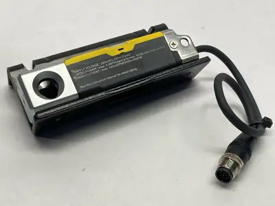 USED KEYENCE SAFETY INTERLOCK SWITCH HIGH PERFORMANCE TYPE M12 W/ GS-A21