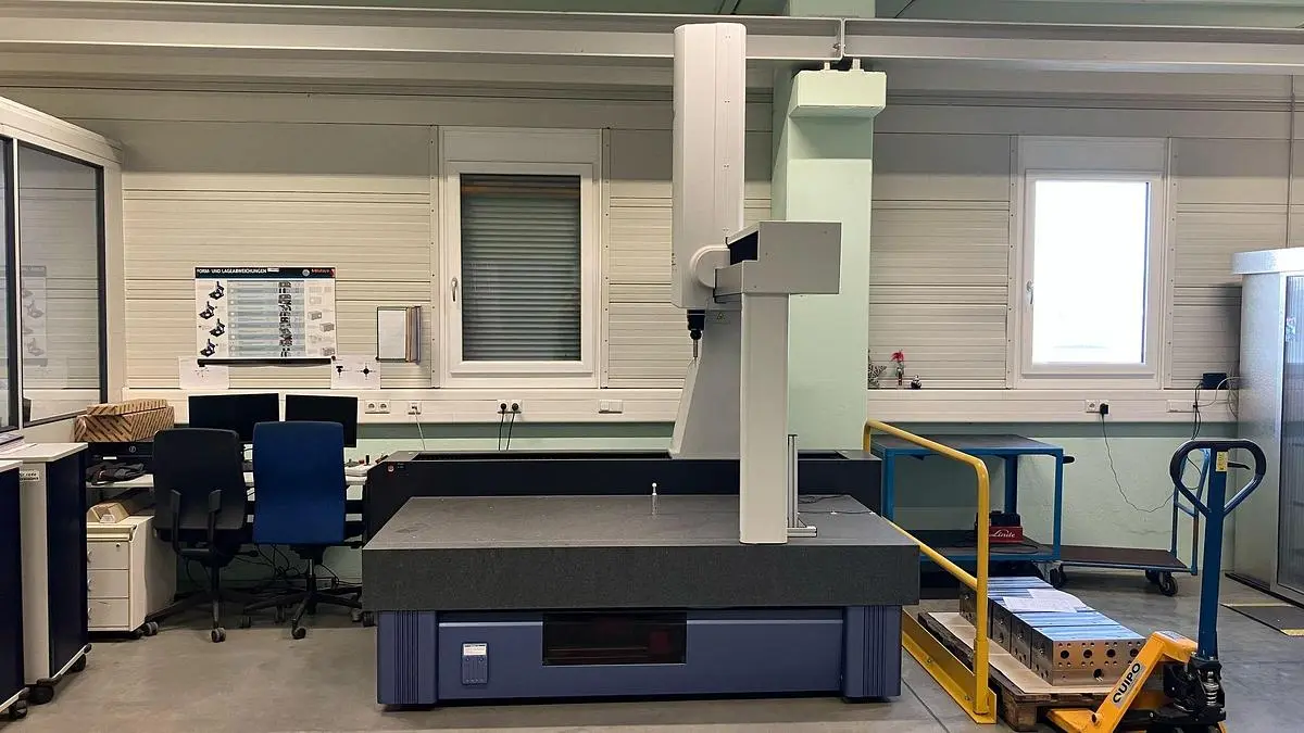 USED 2019 MITUTOYO CRYSTA-APEX S9168