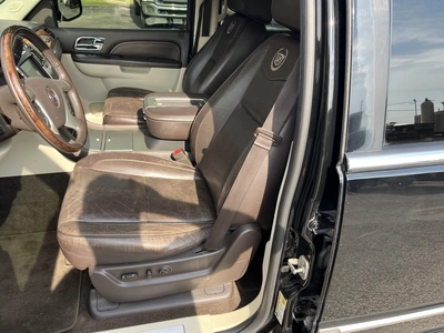 USED 2014 CADILLAC ESCALADE