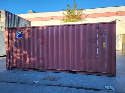 20 ft Damaged Standard Shipping Container - FCIU2139280
