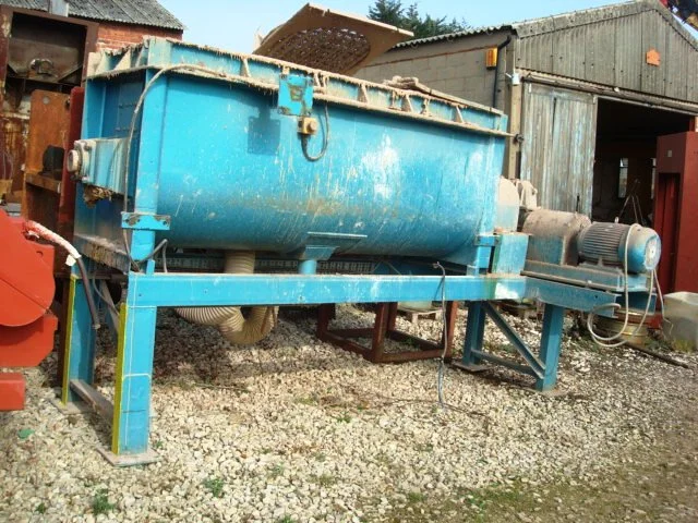 1,300L S/S U-Trough Ribbon Mixer