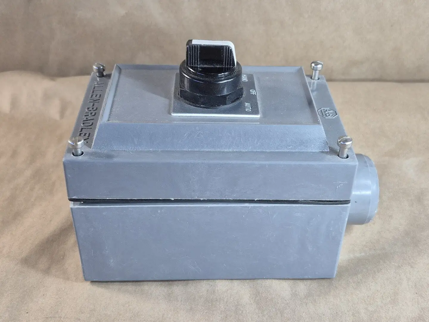 NEW ALLEN-BRADLEY 800H-2HZ4R