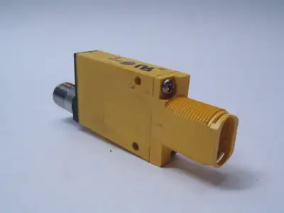 Used BANNER MINI-BEAM: Visible Red 650 nm Glass Transducers Michigan US | Maverick Industrial Sales #1401108