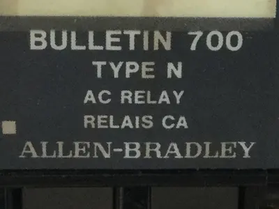 USED ALLEN BRADLEY 700-N400A1 / 700-N401A1