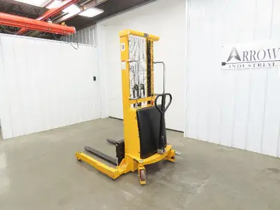 Used ULINE _UNKNOWN_ Pallet Lifters Indiana US | Arrow Industrial #1366960
