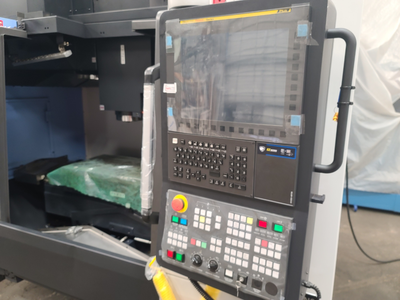 DN SOLUTIONS VERTICAL MACHINING CENTER