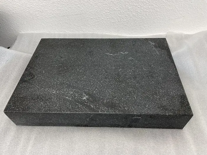 GRANITE 12''x18''x3''h