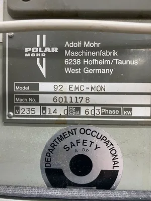 1990 POLAR 92 EMC Cutter | M3 Graphic Machinery (3)
