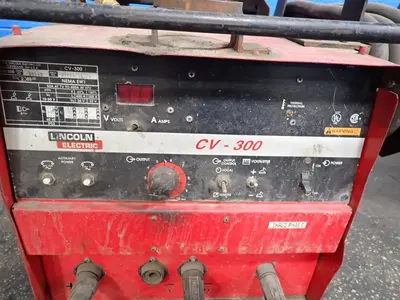 USED LINCOLN ELECTRIC CV300