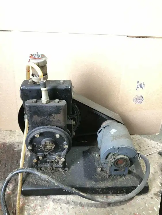Used _UNKNOWN_ VINTAGE WELCH DUO SEAL VACUUM PUMP Vacuum Pumps Pennsylvania US | Moses B Glick #991005