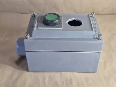 NEW ALLEN-BRADLEY 800H-2HZ4R