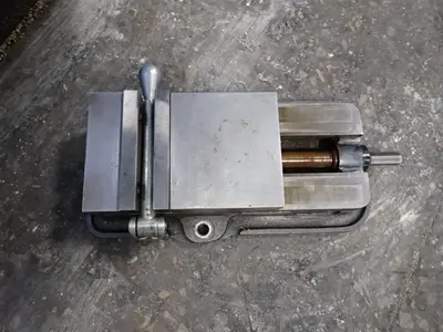 USED KURT MFG CO D60