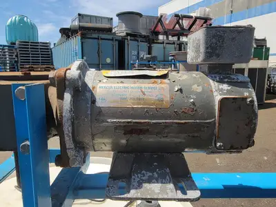 500 L Plastic Mixing Tank w/ Fittings