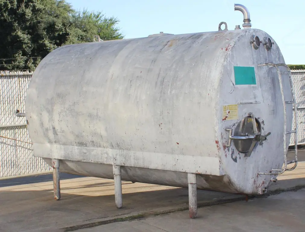SPC7842  Tank 2200 gallon horizontal tank, Stainless Steel, Low Pressure jacket