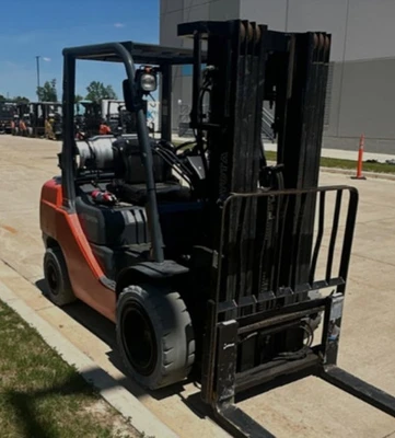 Used 2017 TOYOTA 8FGU30 Misc Forklifts Pennsylvania US | National Lift Equipment #1368601
