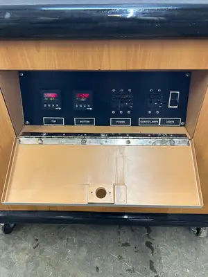 Custom Deli Inc DILW4H 2 Shelf Hot Food Merchandiser Heated Display Refurbished