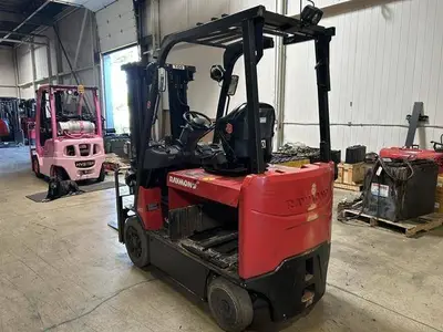 Used 2019 RAYMOND 4750C50L 4-Wheel Sit down Electric Counterbalance Forklifts Illinois US | Somerset Equipment Sales #1546214