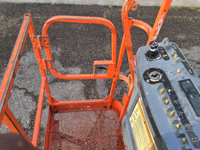USED 2015 JLG E400AJPN
