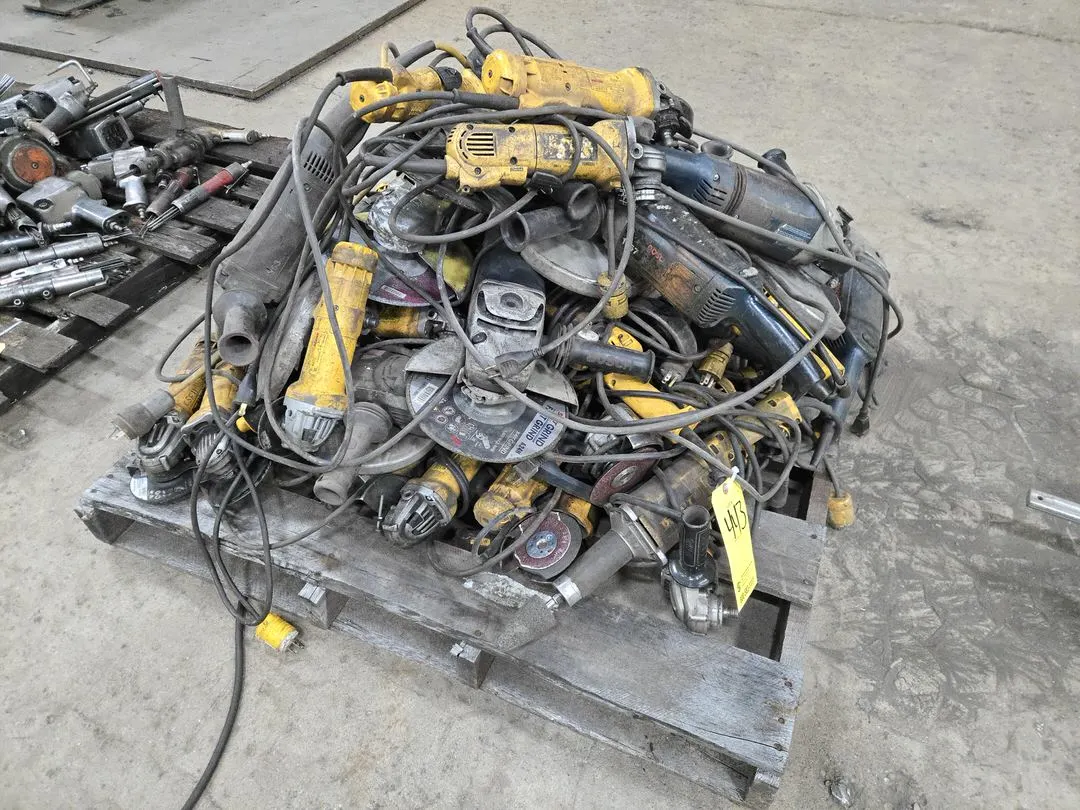 Pallet Mixed Angle Grinders; Dewalt and Bosch (LOCATION: Batavia, OH)
