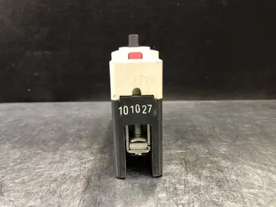 Used CUTLER-HAMMER FDB1015 Switchgears British Columbia CA | Lenmark #243972