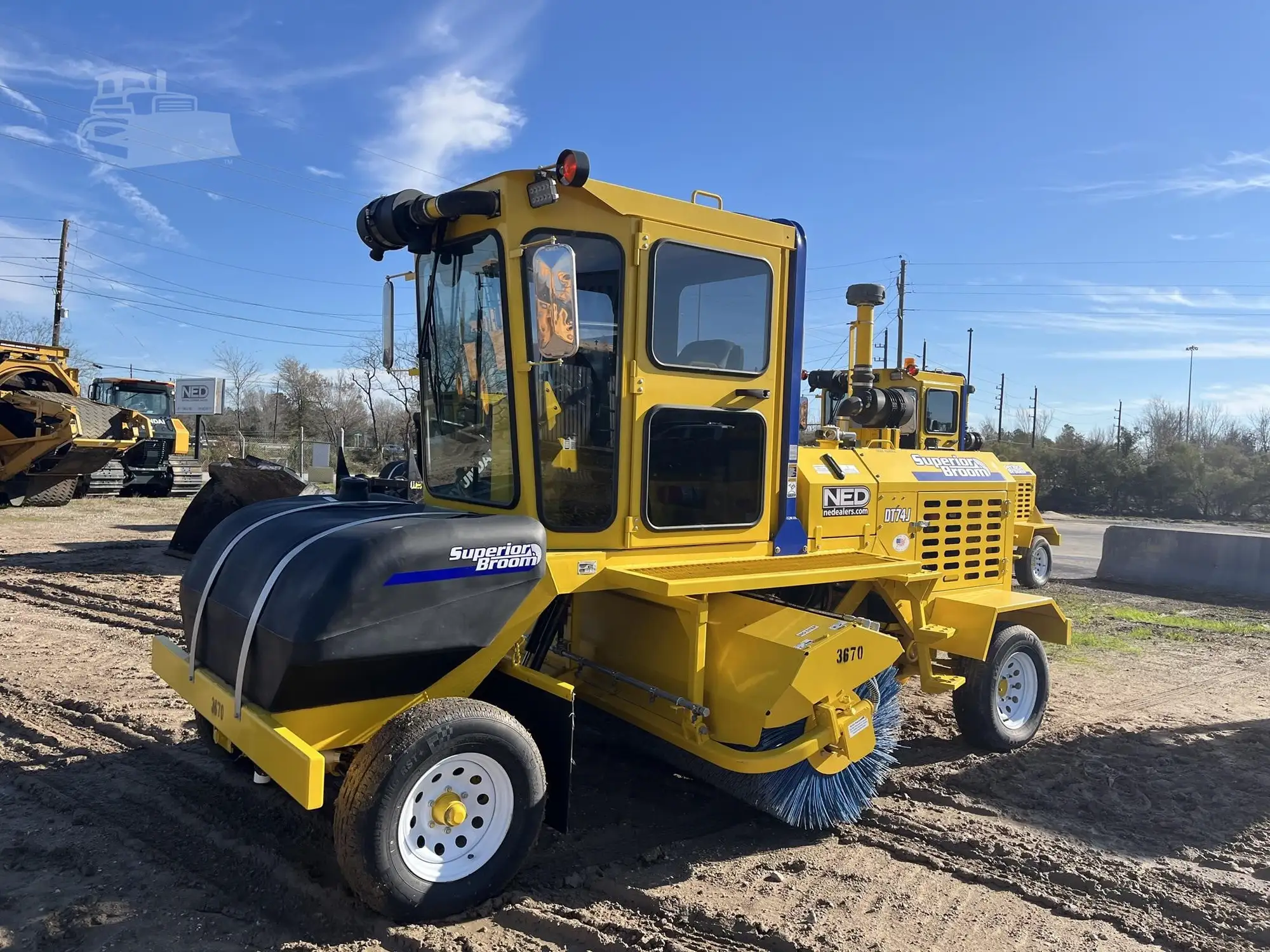 New | in-Stock 2023 SUPERIOR BROOM DT74J Mechanical Sweepers South Carolina US | National Equipment Dealers #1422818