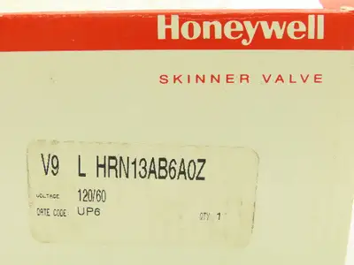 Honeywell Skinner V9LHRN13C Solenoid Valve 4-Way NC/NO 120V 140 PSI 1/4" NPT