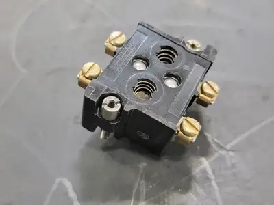 NEW CUTLER-HAMMER 10250T1