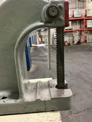 Used FAMCO _UNKNOWN_ Arbor Presses Ohio US | Equipment Recovery Corp. #1331798