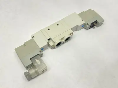 SY7420-5DZ-02T | SMC  Pneumatic Solenoid Valve 3-Position 1/4" NPT - New Other