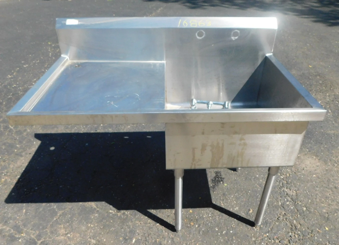 USED ELKAY SS SINK ELKAY SS8124L2 STURD