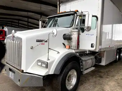 USED 2011 KENWORTH T800